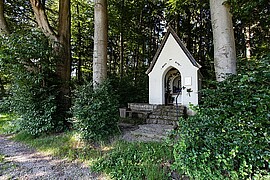 Banner Maiandacht am 9. Mai, Kapelle bei Bruckmühl
